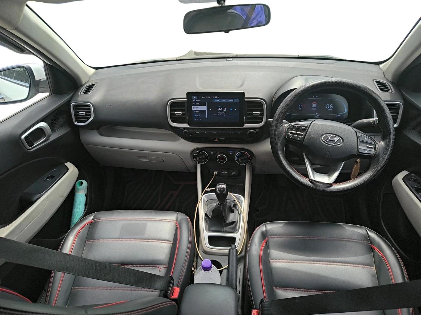 2023 Hyundai VENUE S 1.2, Petrol, Manual, 39,064 km, interior