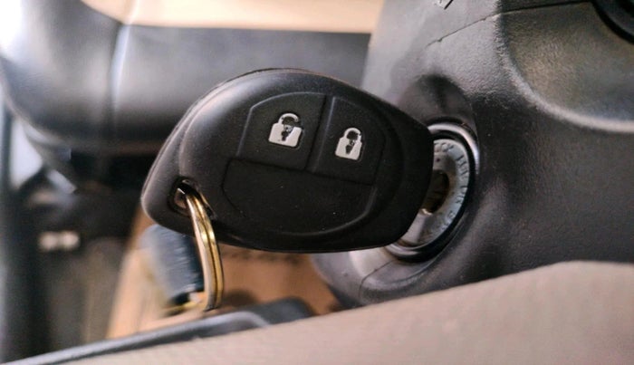 2014 Maruti Wagon R 1.0 VXI, Petrol, Manual, 92,476 km, interior