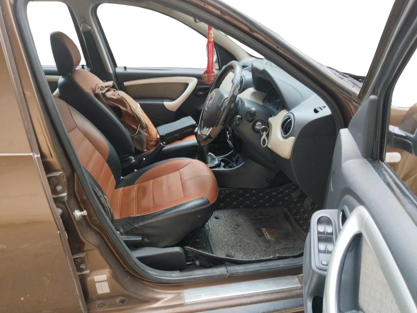 2014 Renault Duster 85 PS RXL DIESEL, Diesel, Manual, 1,70,639 km, interior