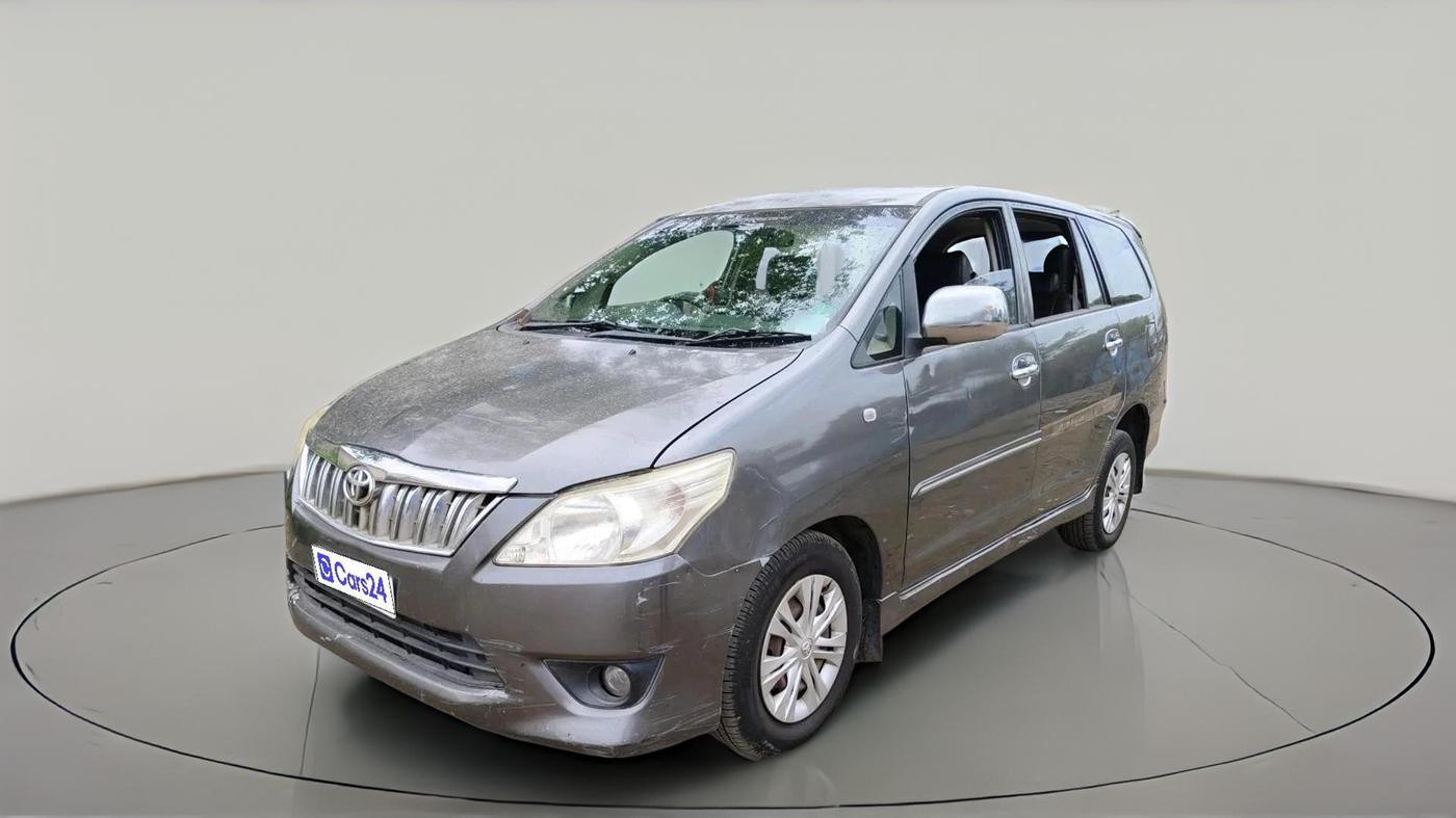 2013 Toyota Innova 2.5 GX 7 STR, Diesel, Manual, 1,72,476 km, exterior