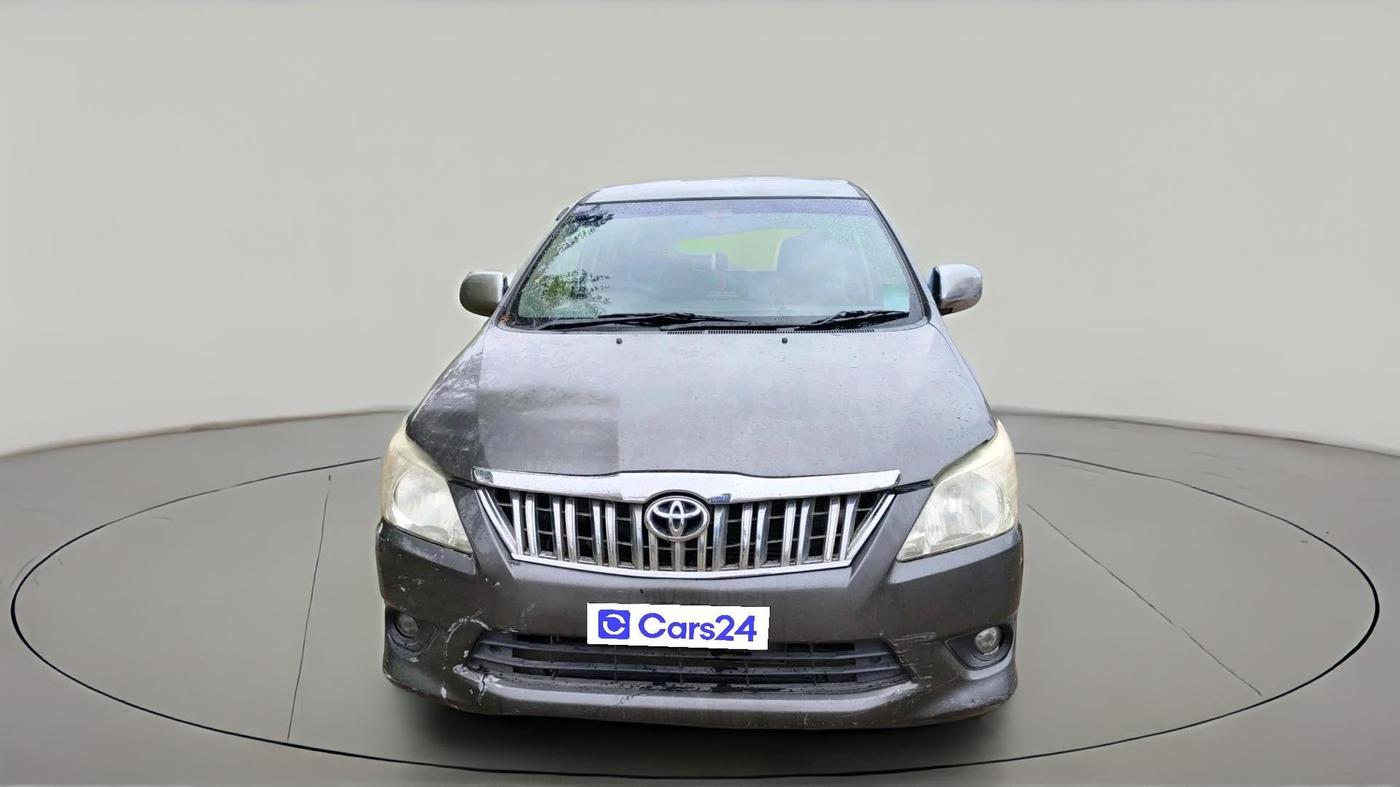 2013 Toyota Innova 2.5 GX 7 STR, Diesel, Manual, 1,72,476 km, exterior