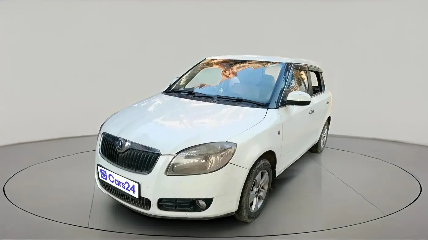 2009 Skoda Fabia AMBIENTE 1.2 MPI, CNG, Manual, 1,29,278 km, exterior
