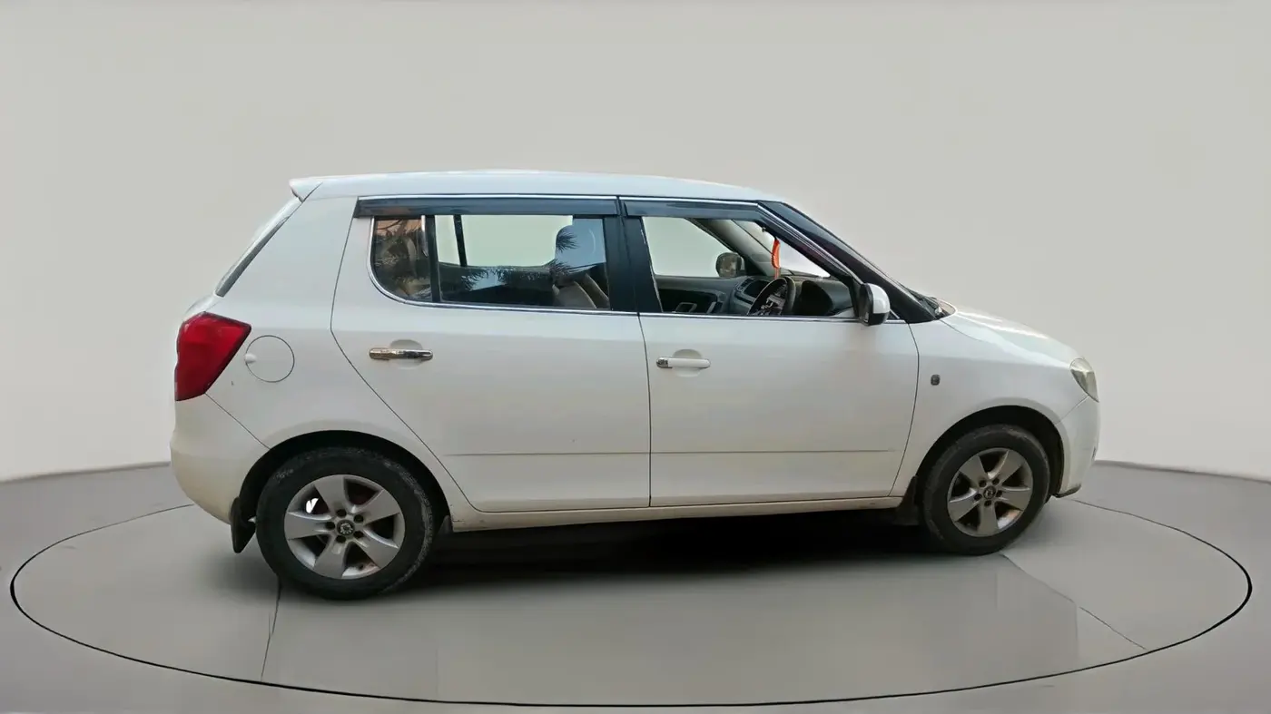 2009 Skoda Fabia AMBIENTE 1.2 MPI, CNG, Manual, 1,29,278 km, exterior