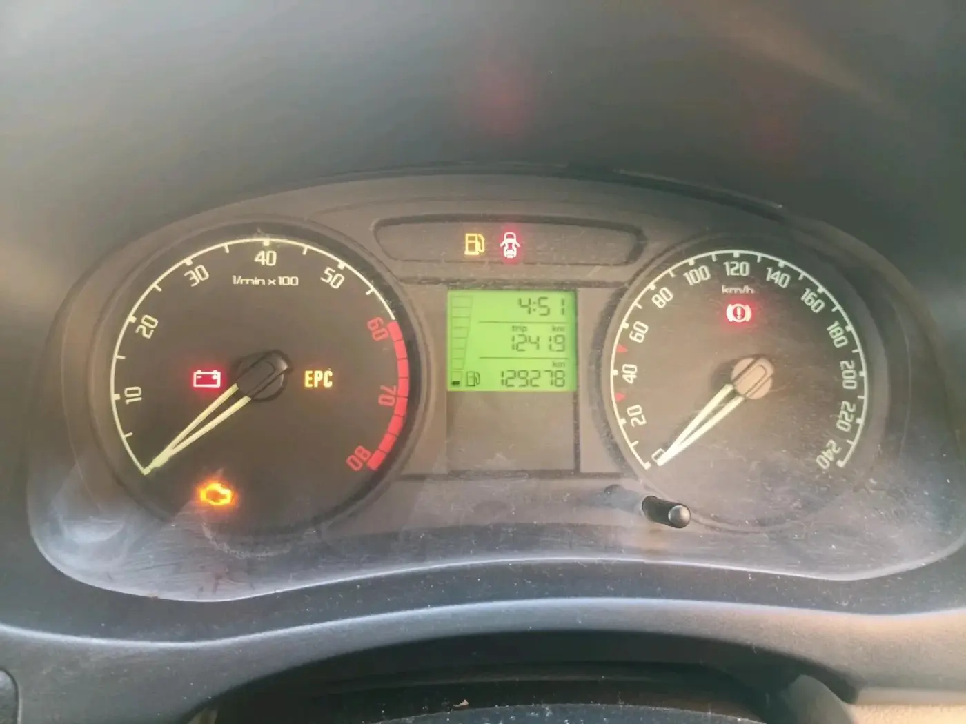 2009 Skoda Fabia AMBIENTE 1.2 MPI, CNG, Manual, 1,29,278 km, interior