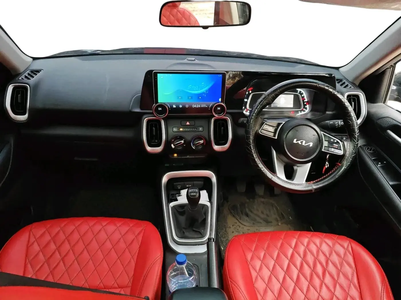 2024 KIA SONET HTE (O) 1.2 Petrol MT, Petrol, Manual, 25,501 km, interior