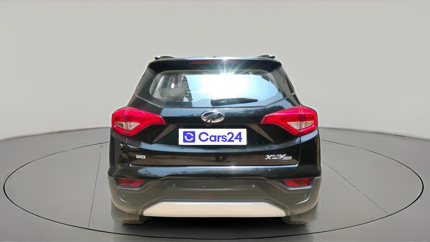 2020 Mahindra XUV300 W8 (O) 1.2 PETROL, Petrol, Manual, 49,397 km, exterior