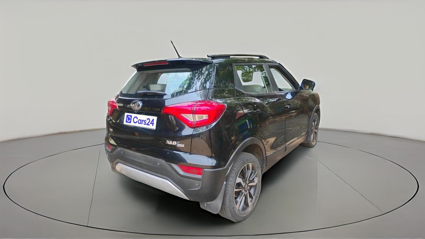 2020 Mahindra XUV300 W8 (O) 1.2 PETROL, Petrol, Manual, 49,397 km, exterior