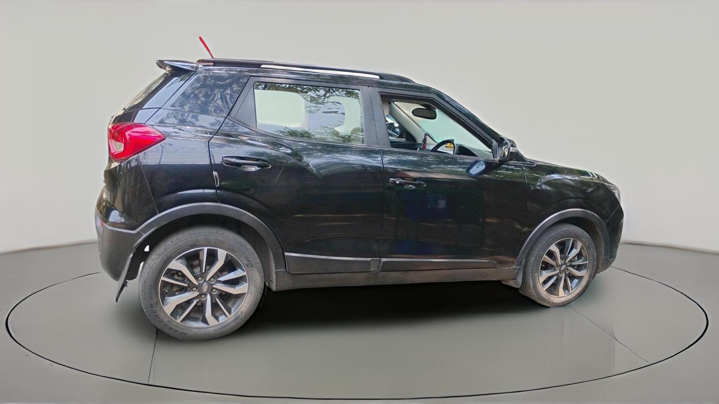 2020 Mahindra XUV300 W8 (O) 1.2 PETROL, Petrol, Manual, 49,397 km, exterior
