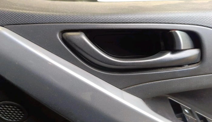 2022 Tata NEXON XM SUNROOF PETROL, Petrol, Manual, 1,23,663 km, interior