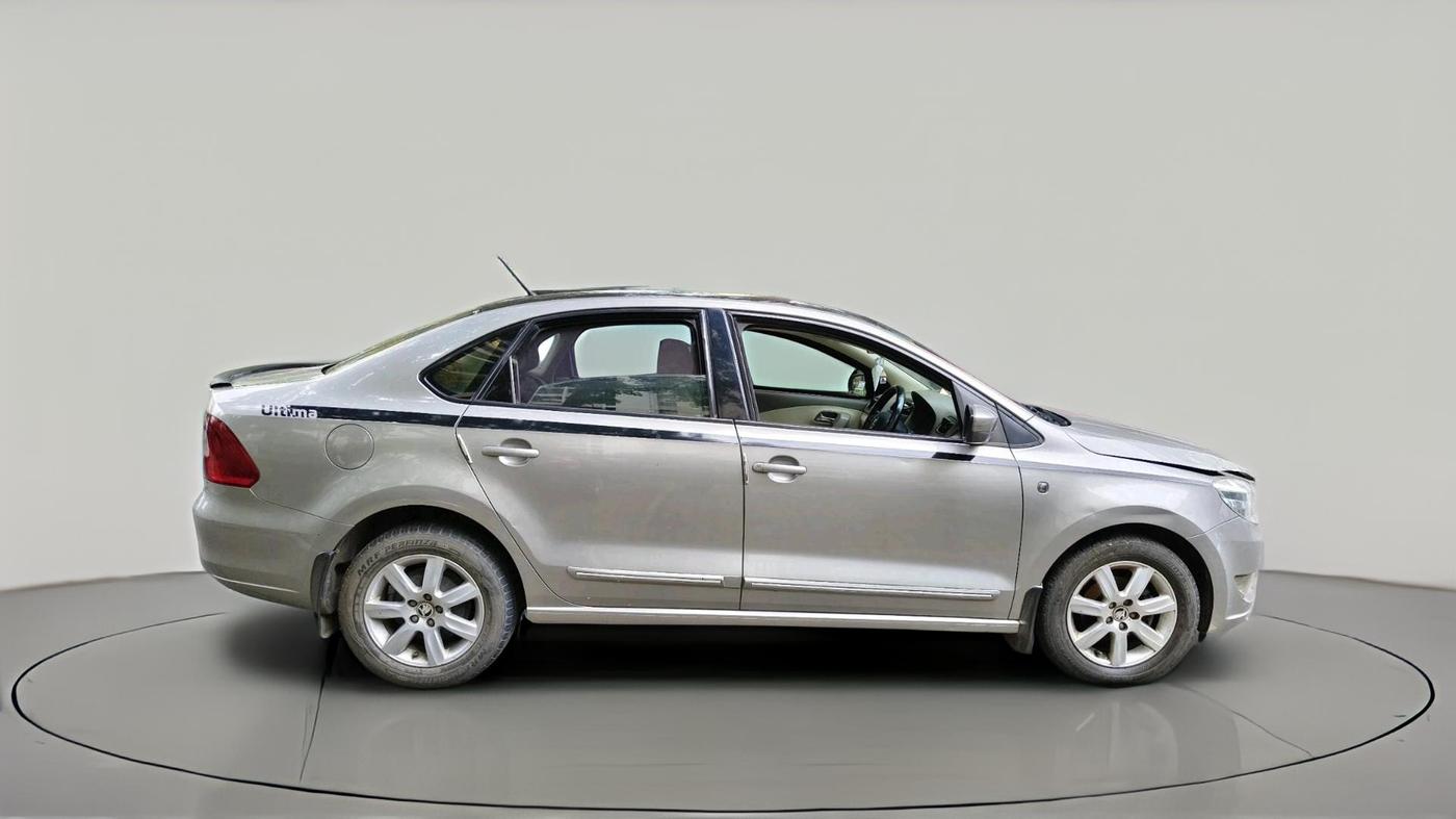 2014 Skoda Rapid AMBITION 1.6 TDI CR MT PLUS, Diesel, Manual, 1,66,305 km, exterior