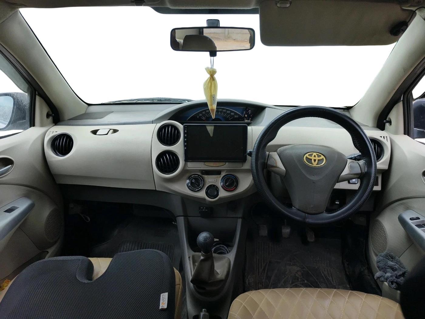 2013 Toyota Etios G, CNG, Manual, 79,700 km, interior