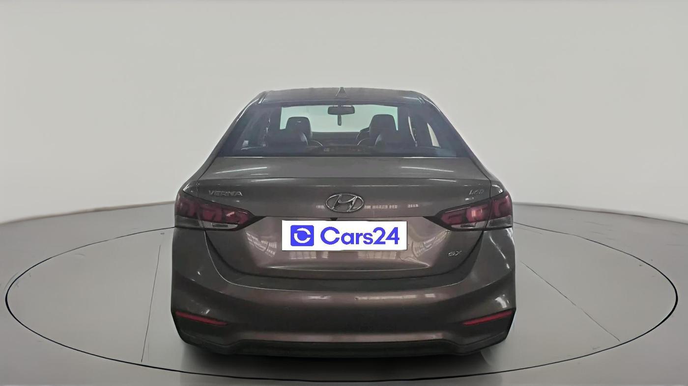 2018 Hyundai Verna 1.6 SX (O) CRDI MT, Diesel, Manual, 1,25,069 km, exterior