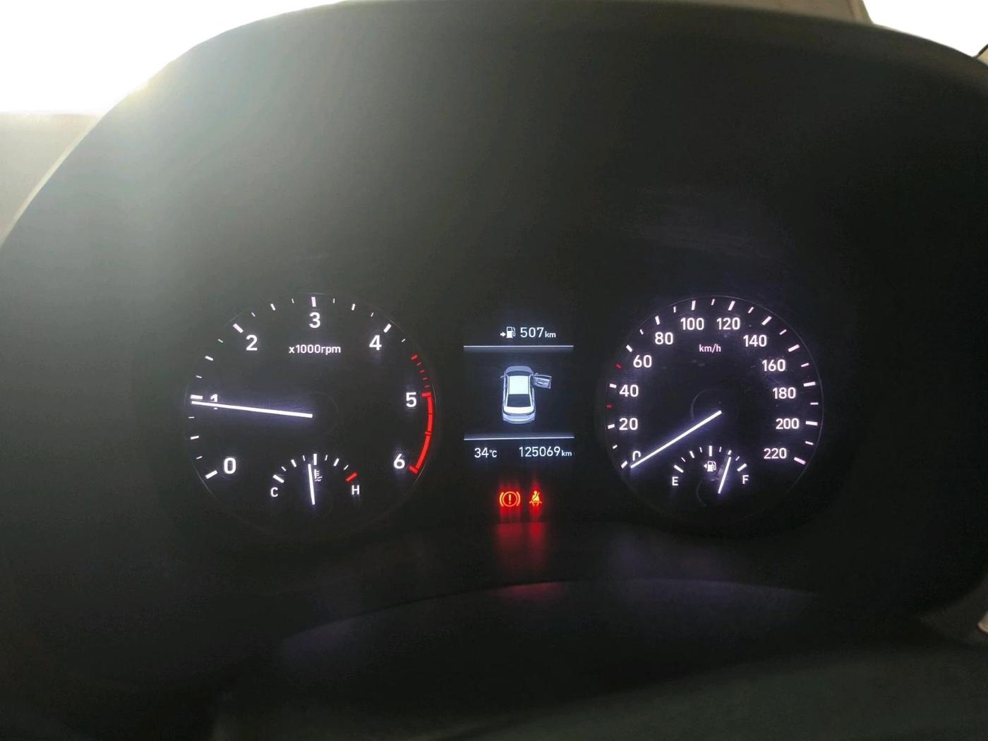 2018 Hyundai Verna 1.6 SX (O) CRDI MT, Diesel, Manual, 1,25,069 km, interior