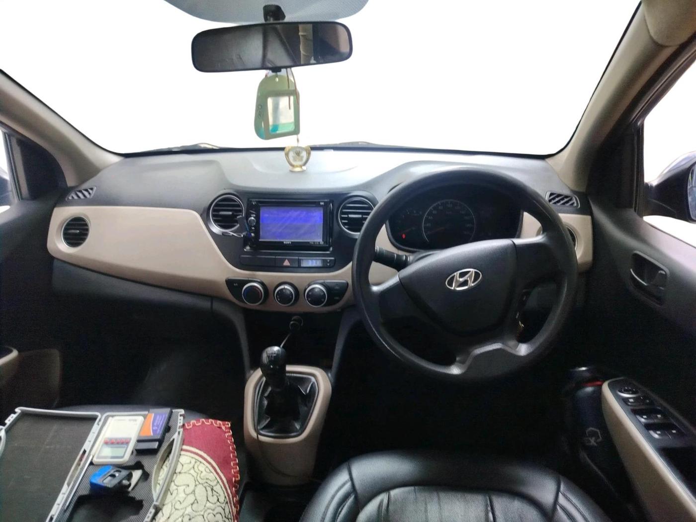 2013 Hyundai Grand i10 MAGNA 1.1 CRDI, Diesel, Manual, 1,40,541 km, interior