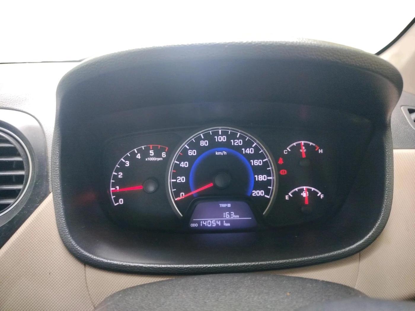 2013 Hyundai Grand i10 MAGNA 1.1 CRDI, Diesel, Manual, 1,40,541 km, interior