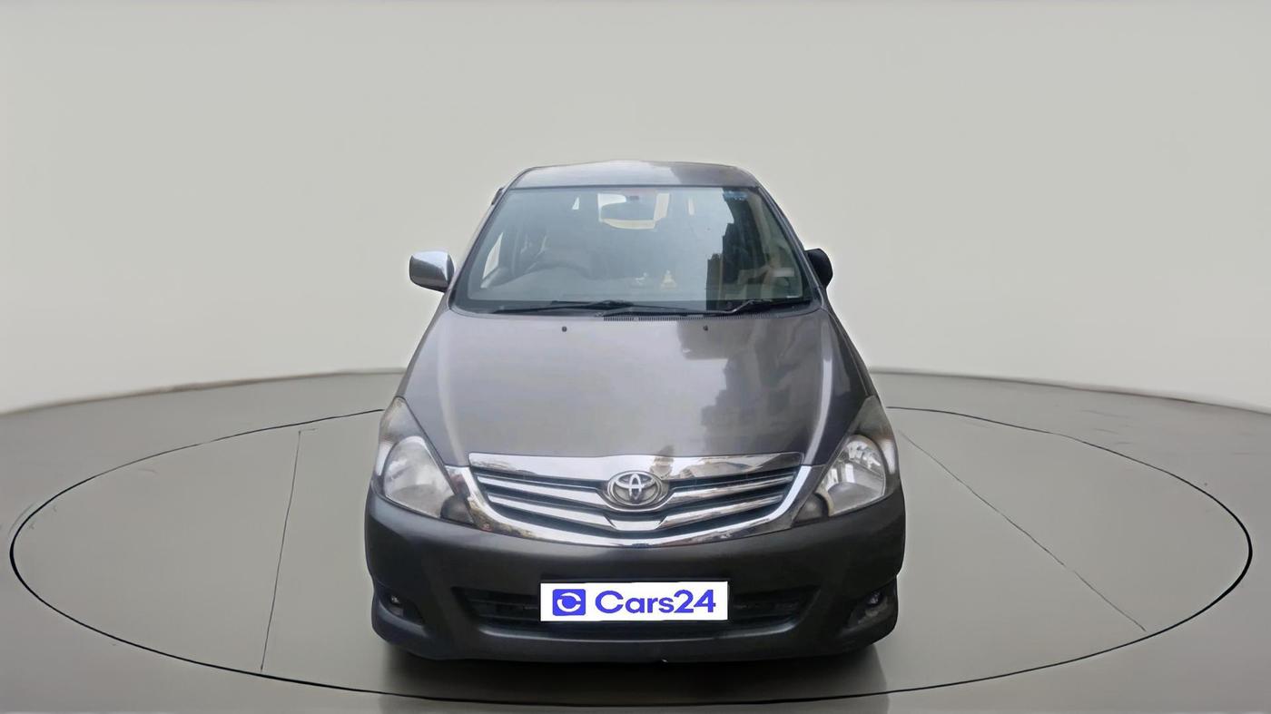 2010 Toyota Innova V 2.5 7 STR, Diesel, Manual, 4,25,020 km, exterior