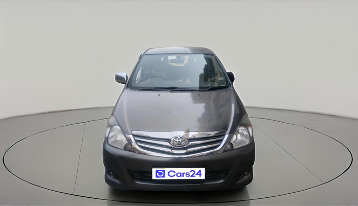 2010 Toyota Innova V 2.5 7 STR, Diesel, Manual, 4,25,020 km, exterior