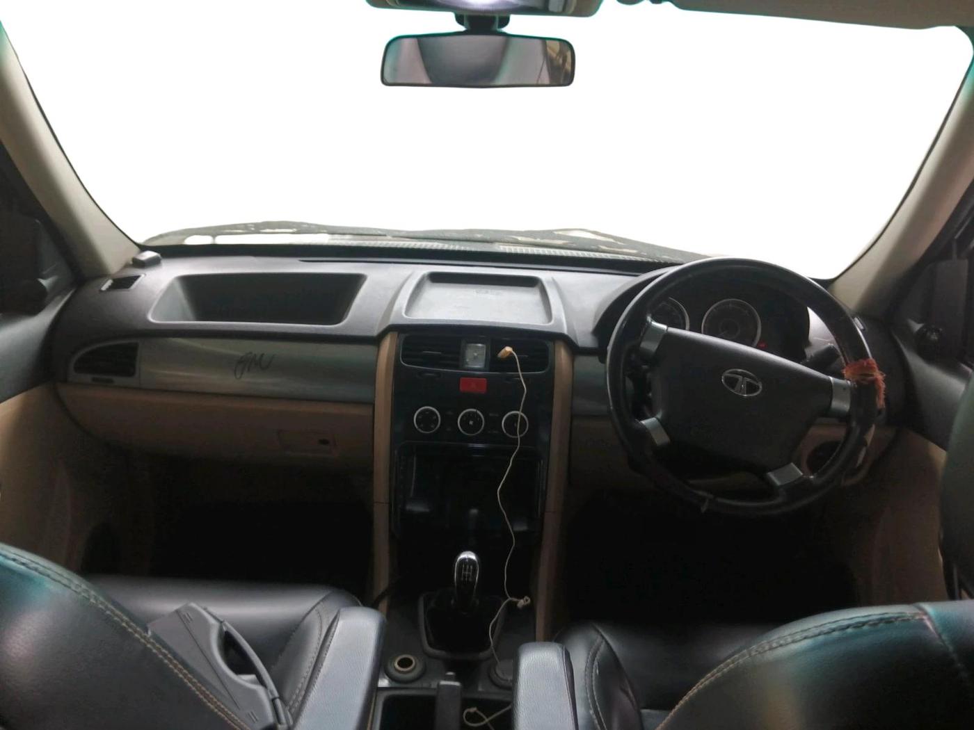 2014 Tata Safari Storme 2.2 EX 4X2, Diesel, Manual, 98,150 km, interior