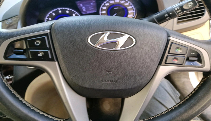 2015 Hyundai Verna FLUIDIC 4S 1.6 VTVT S(O), Petrol, Manual, 60,407 km, interior