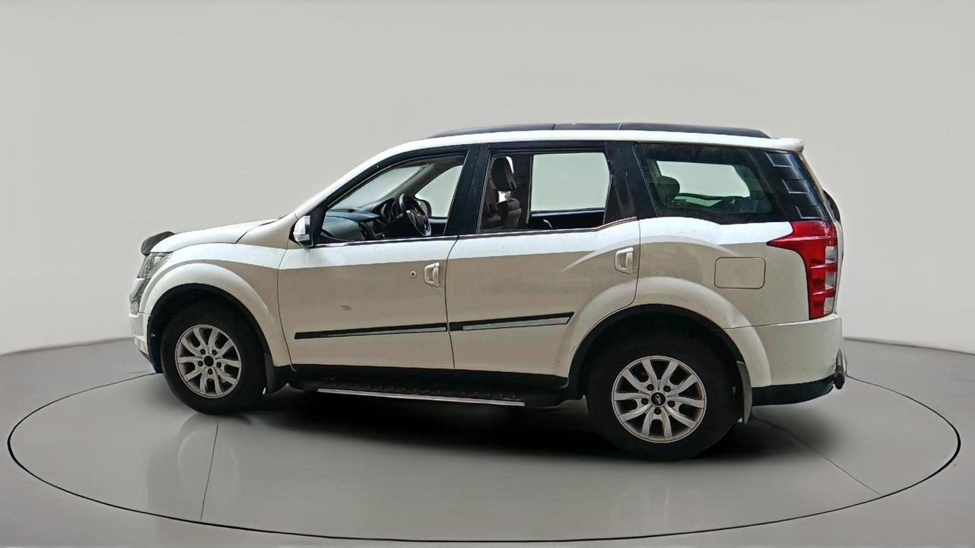 2016 Mahindra XUV500 W10, Diesel, Manual, 1,67,687 km, exterior