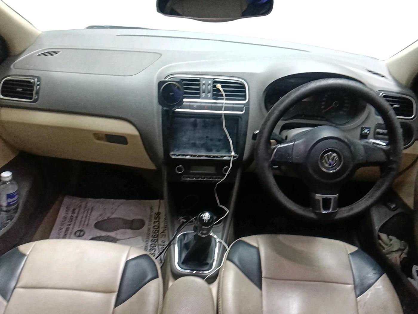2011 Volkswagen Vento HIGHLINE 1.6 MPI, CNG, Manual, 1,41,540 km, interior