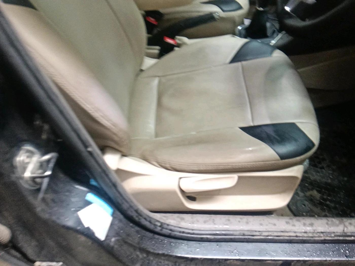 2011 Volkswagen Vento HIGHLINE 1.6 MPI, CNG, Manual, 1,41,540 km, interior