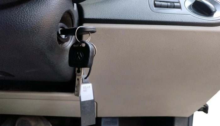 2012 Volkswagen Polo TRENDLINE 1.2L PETROL, Petrol, Manual, 1,08,355 km, interior