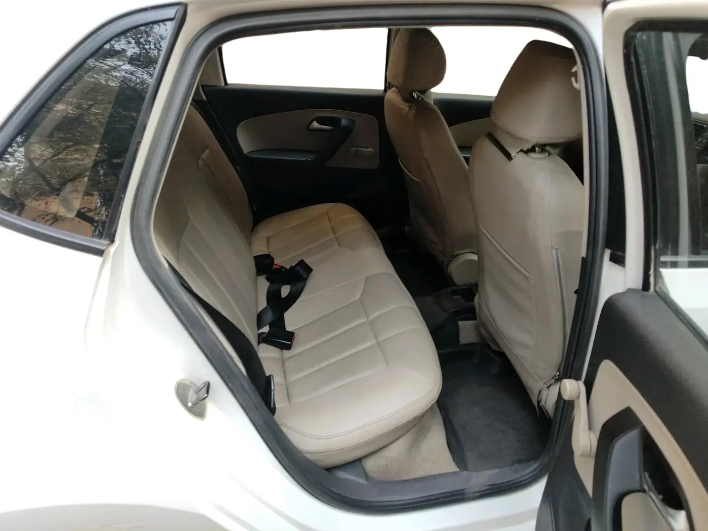 2012 Volkswagen Polo TRENDLINE 1.2L PETROL, Petrol, Manual, 1,08,355 km, interior