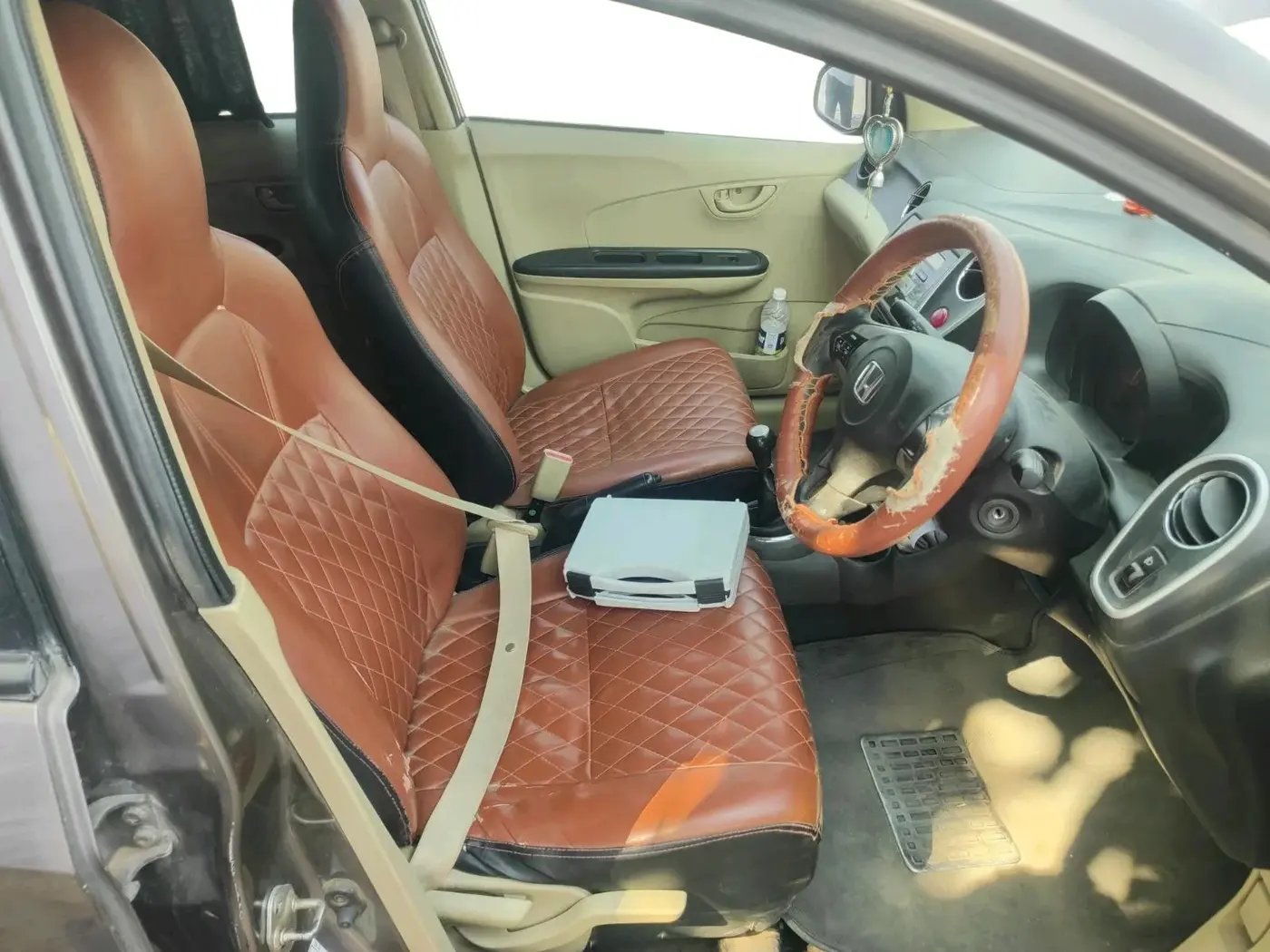 2014 Honda Mobilio 1.5L I-DTEC S, Diesel, Manual, 1,83,888 km, interior