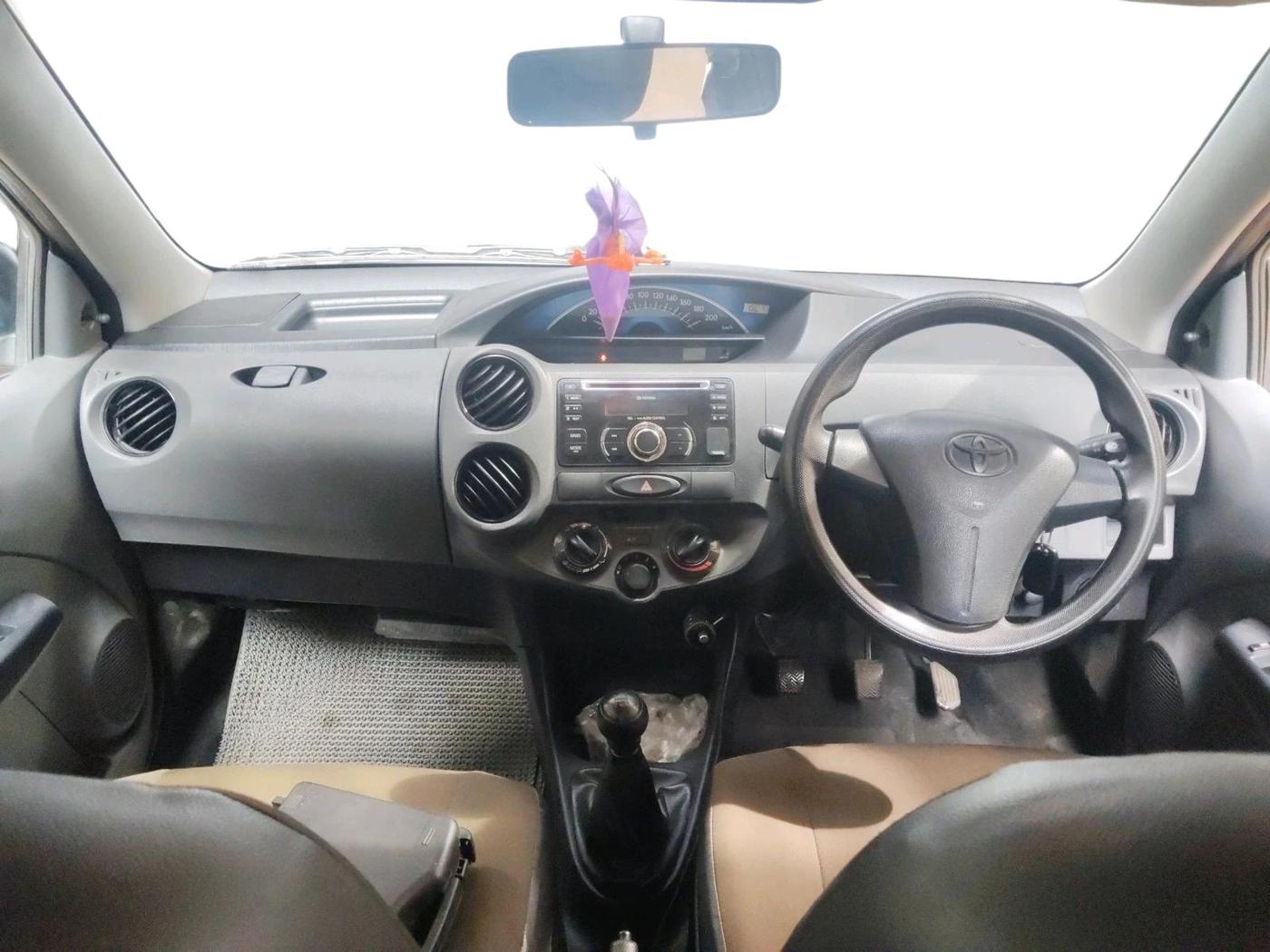 2013 Toyota Etios Liva G, Petrol, Manual, 55,113 km, interior