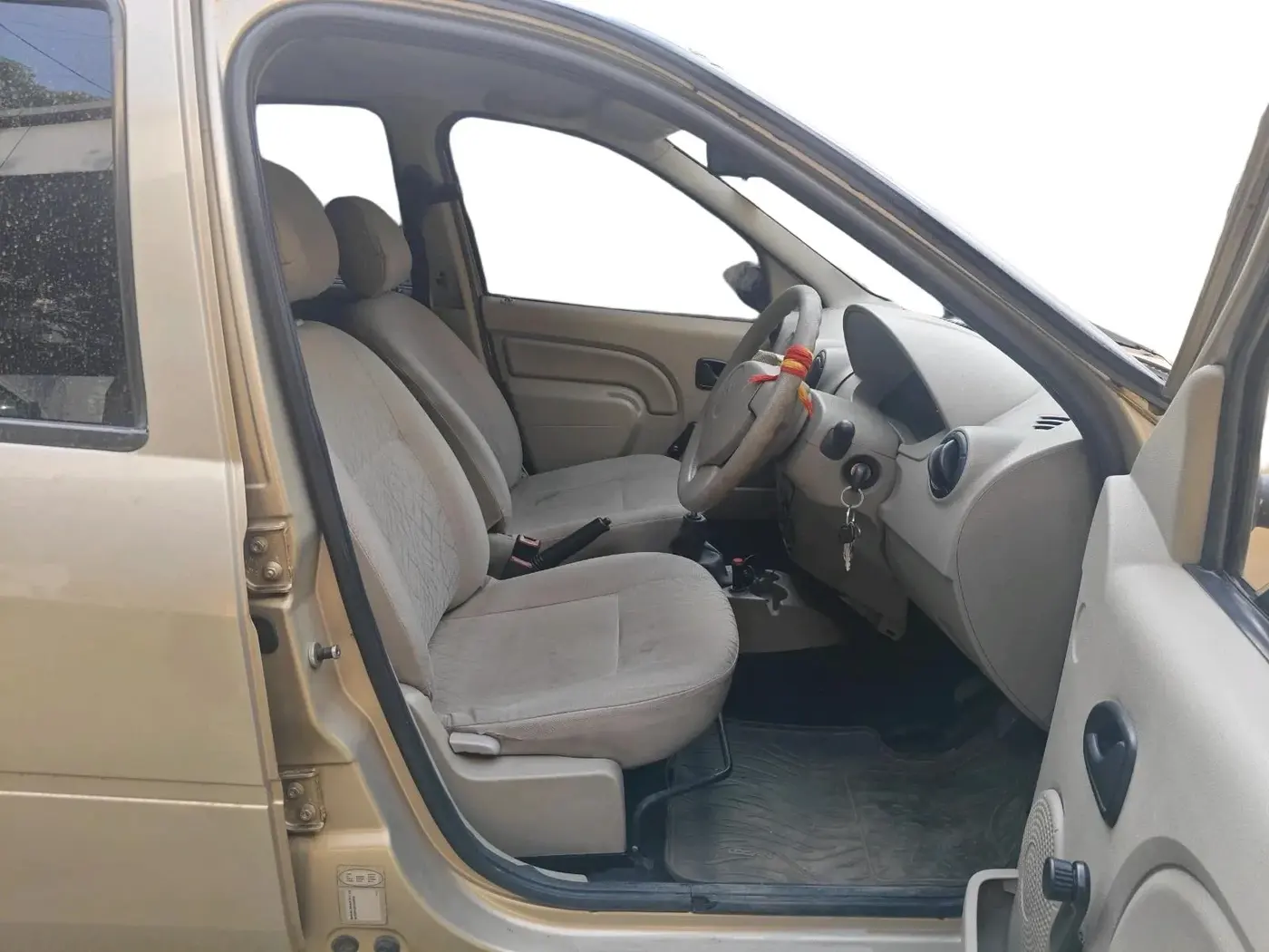 2007 Mahindra Renault Logan GLE 1.4, Petrol, Manual, 7,76,670 km, interior