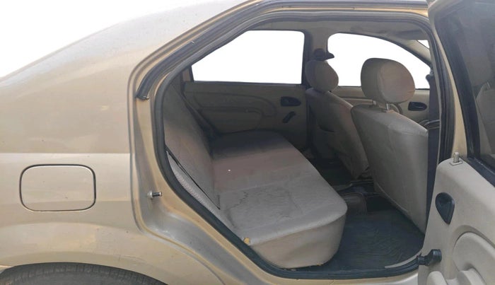 2007 Mahindra Renault Logan GLE 1.4, Petrol, Manual, 7,76,670 km, interior