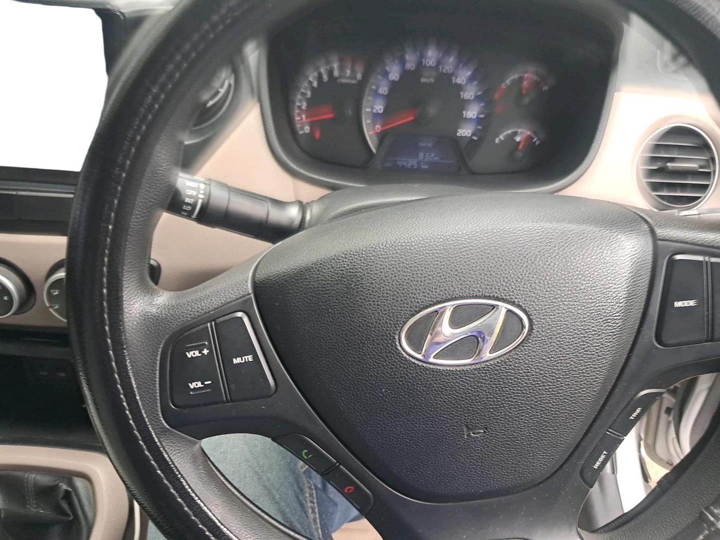 2014 Hyundai Xcent S 1.2, Petrol, Manual, 44,251 km, interior