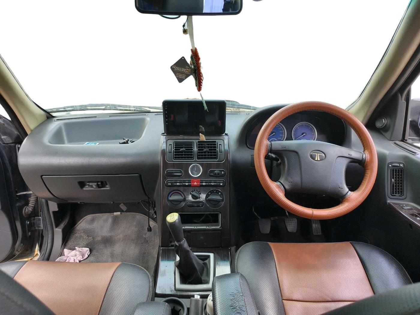 2012 Tata Safari 4X2 GX DICOR 2.2 VTT, Diesel, Manual, 1,56,725 km, interior