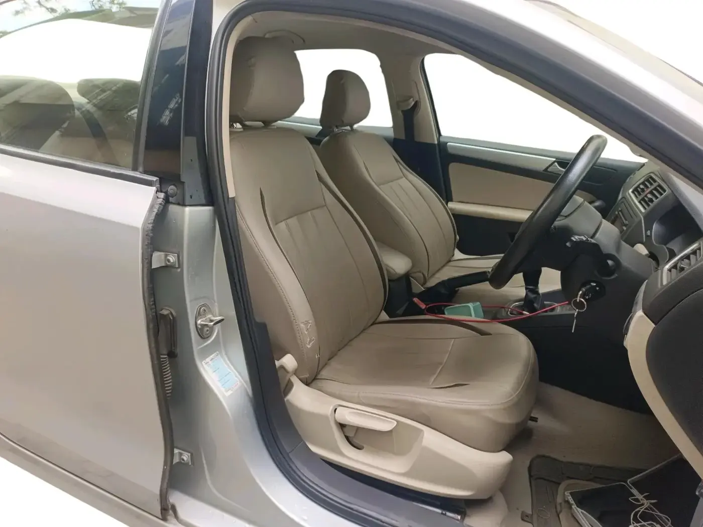 2013 Volkswagen Jetta TRENDLINE TSI, Petrol, Manual, 1,33,841 km, interior