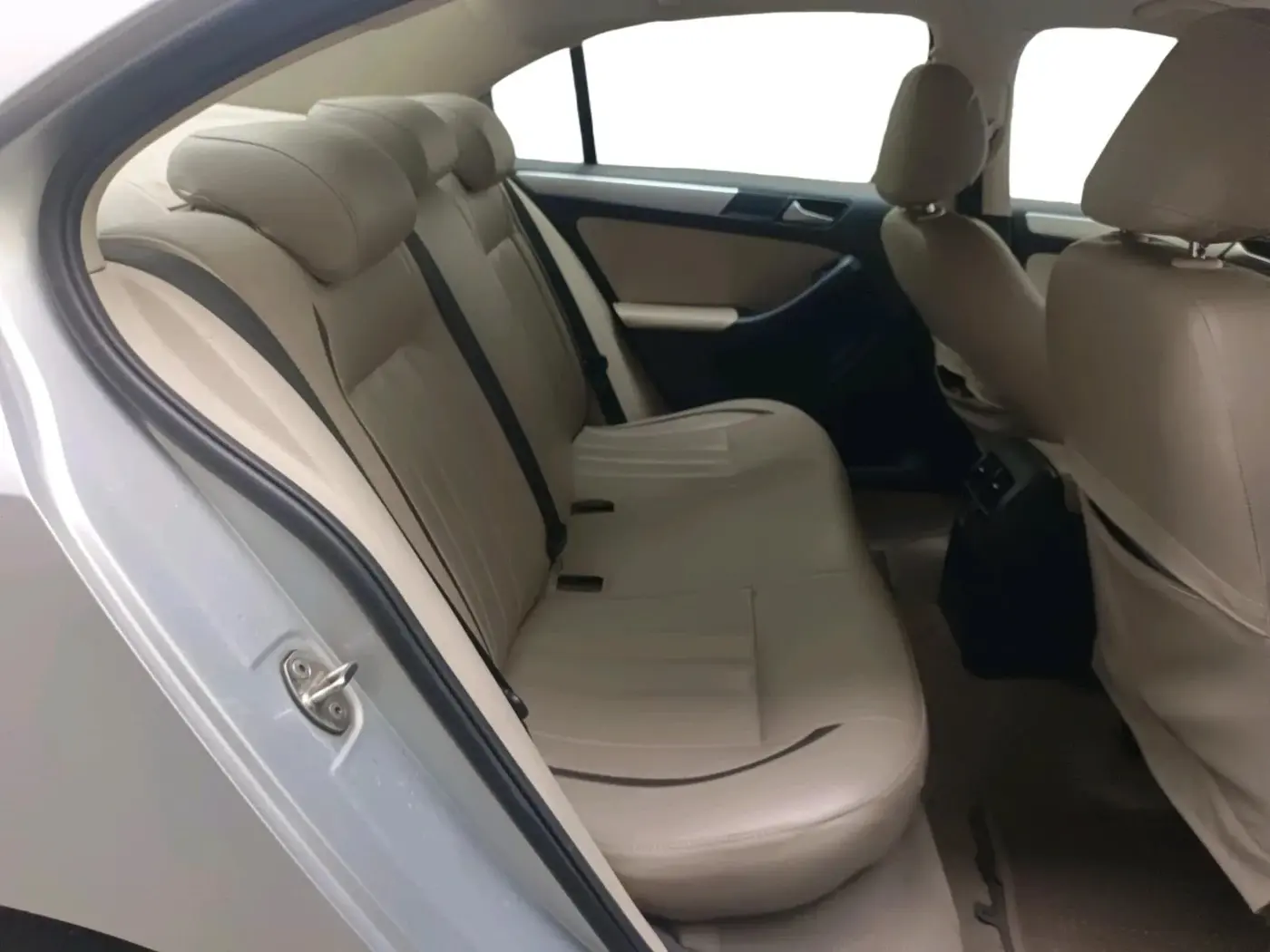 2013 Volkswagen Jetta TRENDLINE TSI, Petrol, Manual, 1,33,841 km, interior