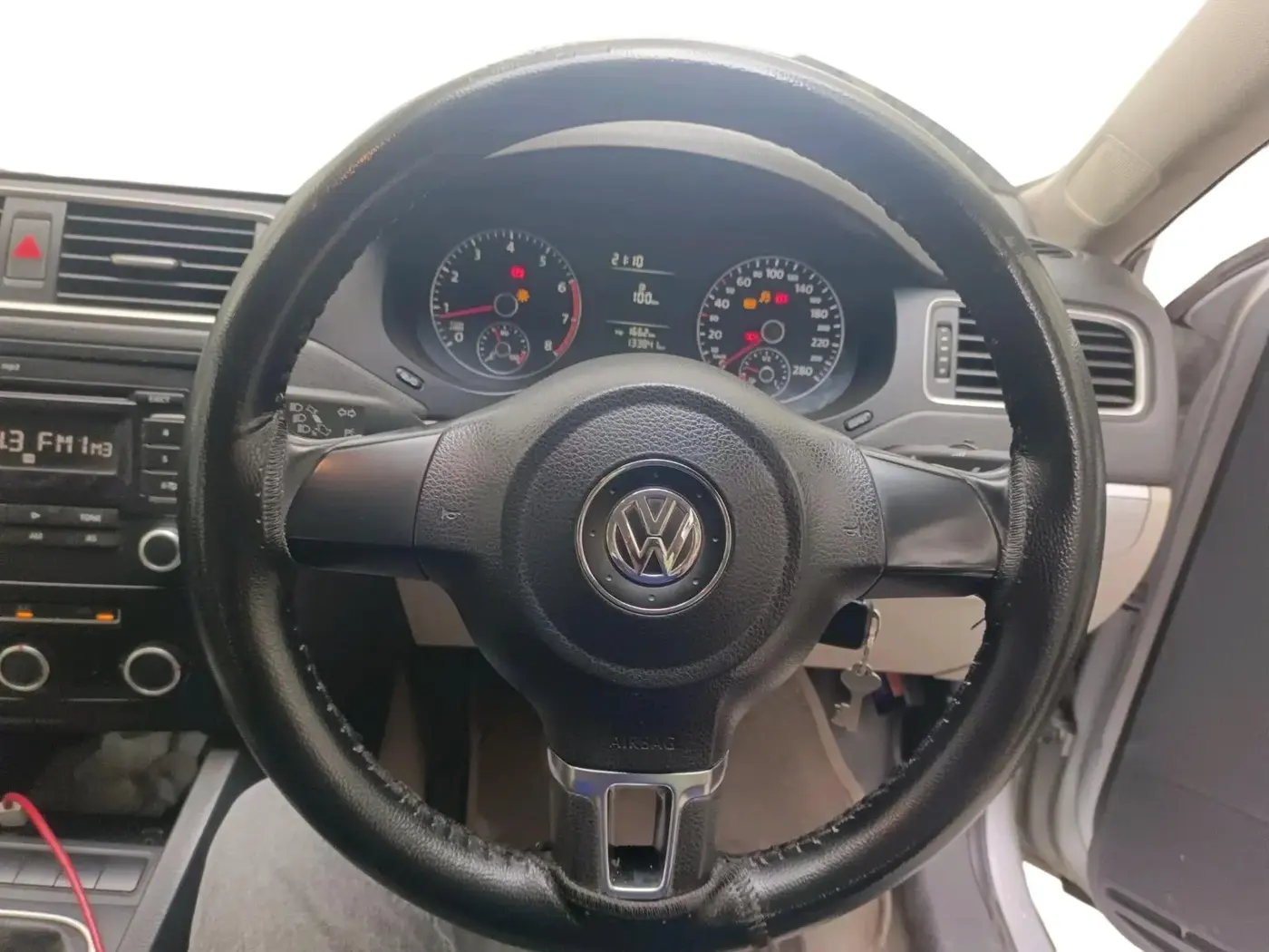 2013 Volkswagen Jetta TRENDLINE TSI, Petrol, Manual, 1,33,841 km, interior