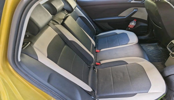 2022 Volkswagen TAIGUN TOPLINE 1.0 TSI AT, Petrol, Automatic, 27,944 km, interior