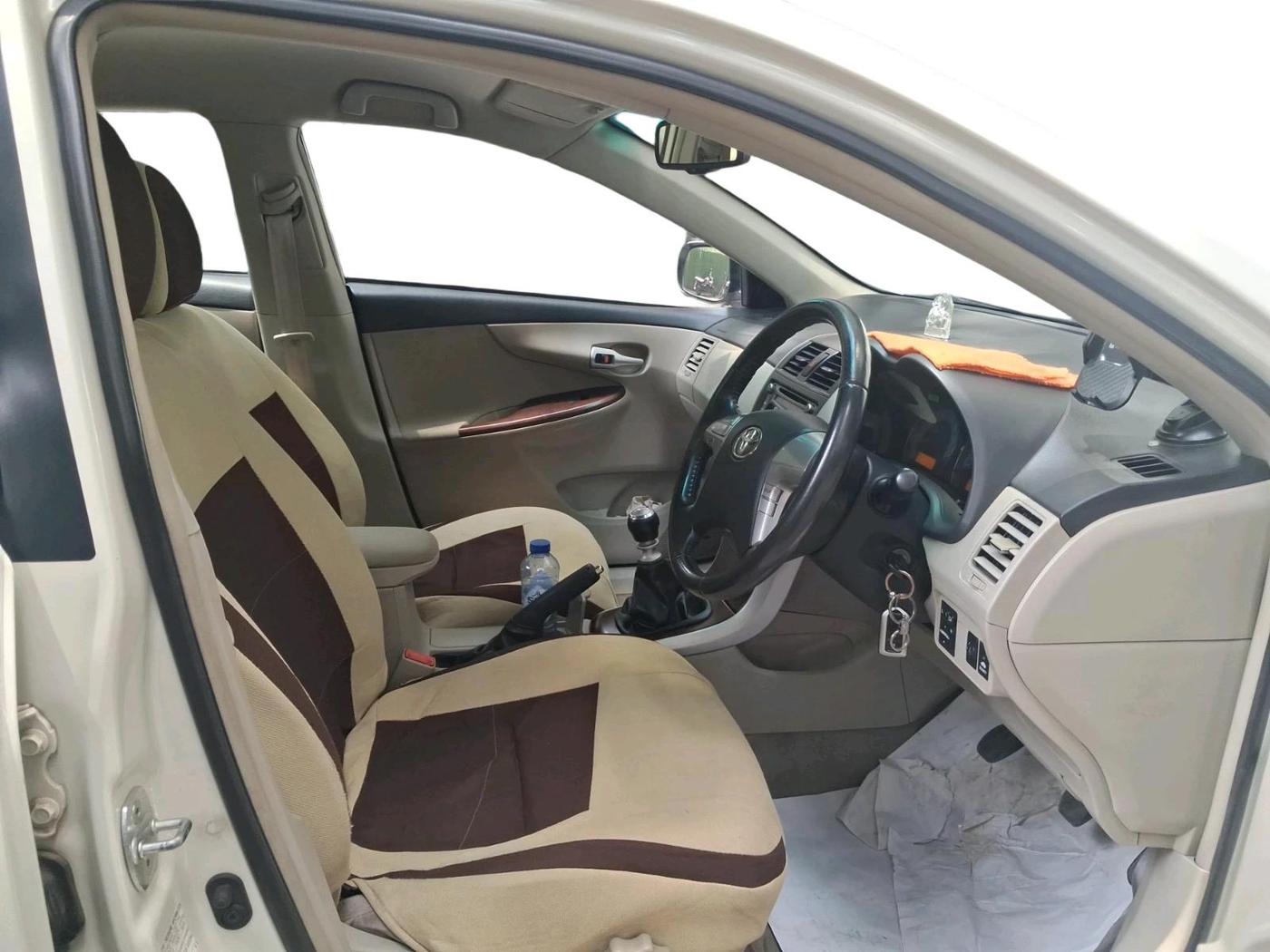 2013 Toyota Corolla Altis G PETROL, Petrol, Manual, 57,261 km, interior