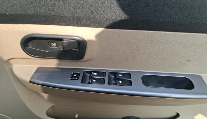 2013 Chevrolet Enjoy 1.3 LS 8 STR, Diesel, Manual, 1,77,572 km, interior