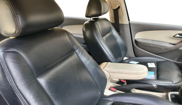 2011 Volkswagen Vento HIGHLINE 1.6 MPI, Petrol, Manual, 1,37,632 km, interior