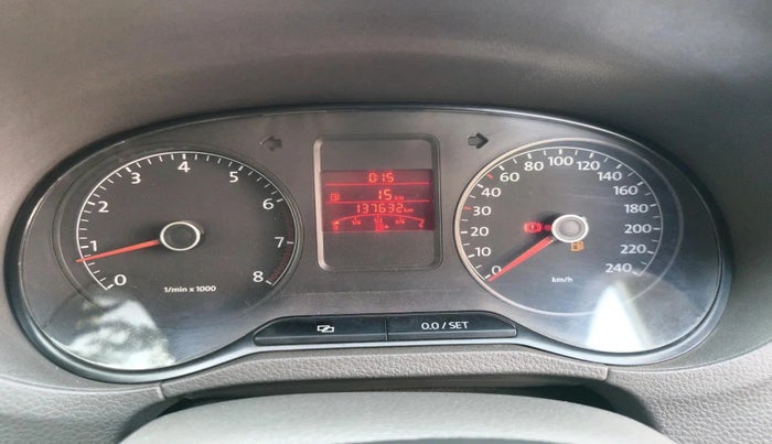 2011 Volkswagen Vento HIGHLINE 1.6 MPI, Petrol, Manual, 1,37,632 km, interior