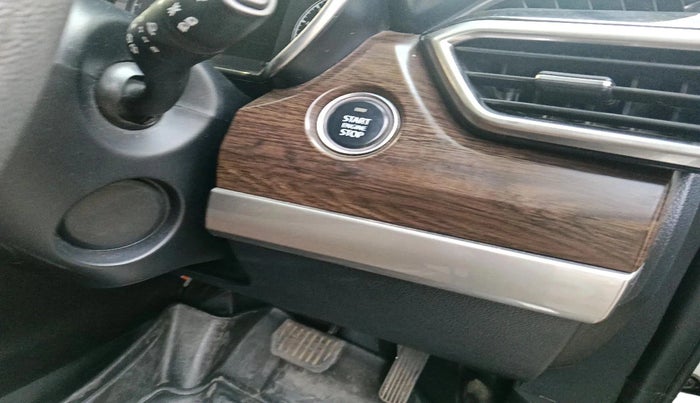 2022 Tata Harrier XTA 2.0L KRYOTEC PLUS, Diesel, Automatic, 73,927 km, interior
