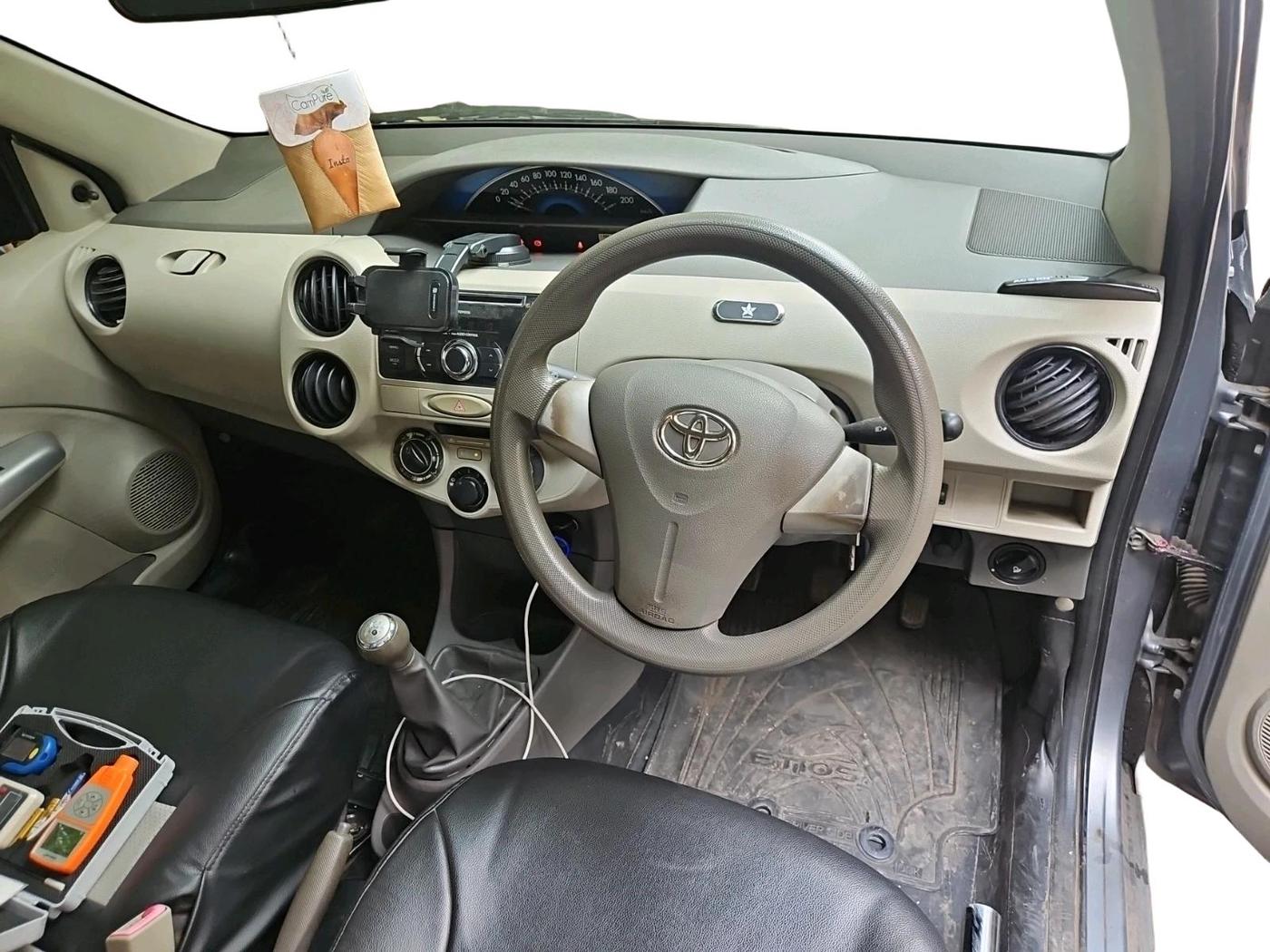 2014 Toyota Etios G, Petrol, Manual, 92,218 km, interior