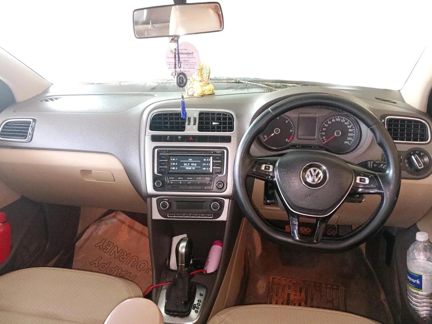 2015 Volkswagen Vento HIGHLINE 1.5 AT, Diesel, Automatic, 1,95,328 km, interior