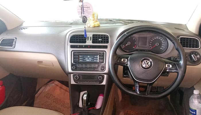2015 Volkswagen Vento HIGHLINE 1.5 AT, Diesel, Automatic, 1,95,328 km, interior