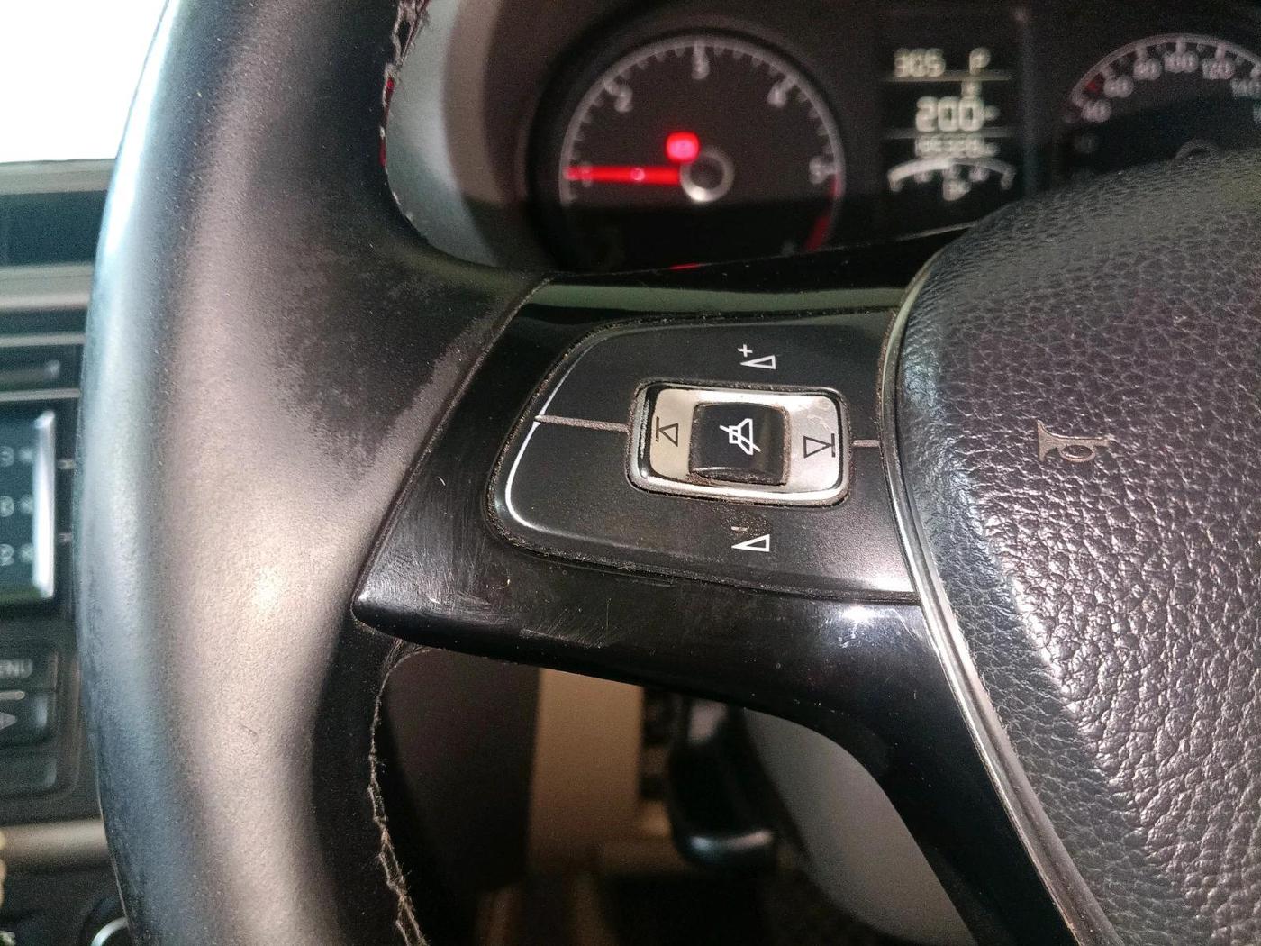 2015 Volkswagen Vento HIGHLINE 1.5 AT, Diesel, Automatic, 1,95,328 km, interior