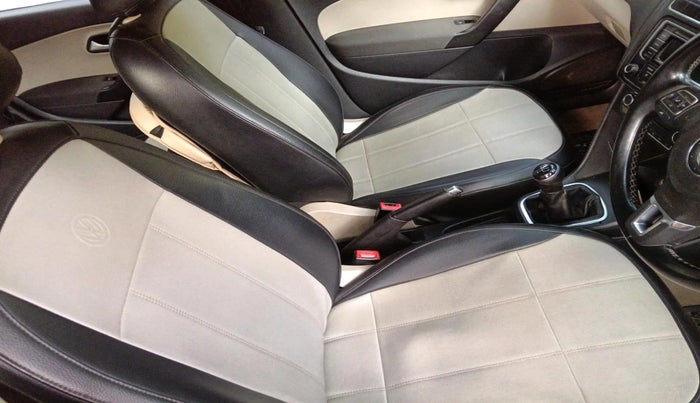 2013 Volkswagen Polo HIGHLINE DIESEL, Diesel, Manual, 1,64,987 km, interior