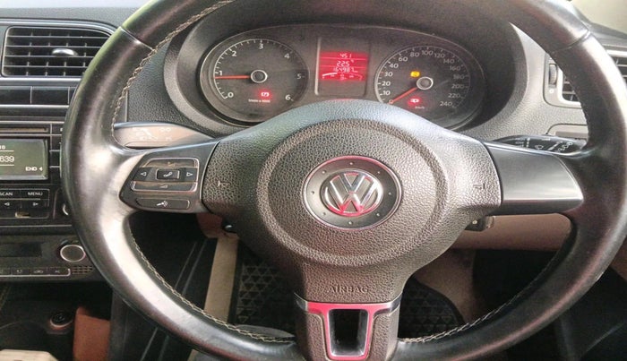 2013 Volkswagen Polo HIGHLINE DIESEL, Diesel, Manual, 1,64,987 km, interior