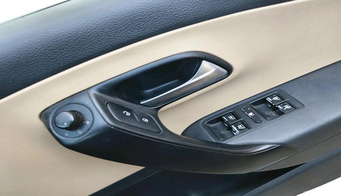 2016 Volkswagen Ameo COMFORTLINE 1.2L, Petrol, Manual, 61,196 km, interior